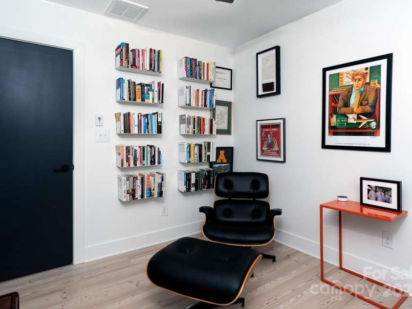 465 Highland Avenue, Boone, NC 28607.  MLS# CAR4292761, YatesRealty ID 32177. 