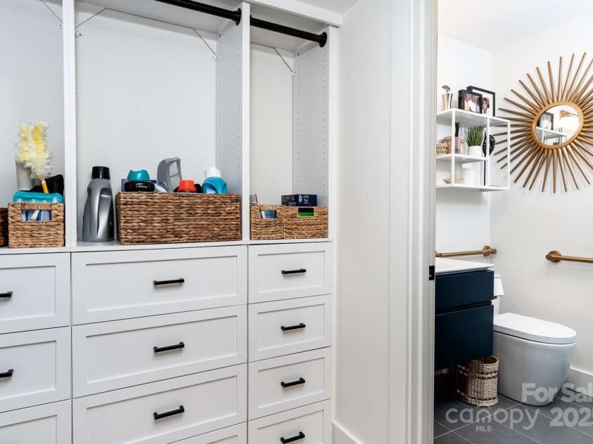 465 Highland Avenue, Boone, NC 28607.  MLS# CAR4292761, YatesRealty ID 32177. 