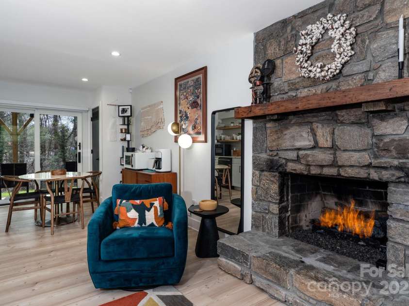 465 Highland Avenue, Boone, NC 28607.  MLS# CAR4292761, YatesRealty ID 32177. 