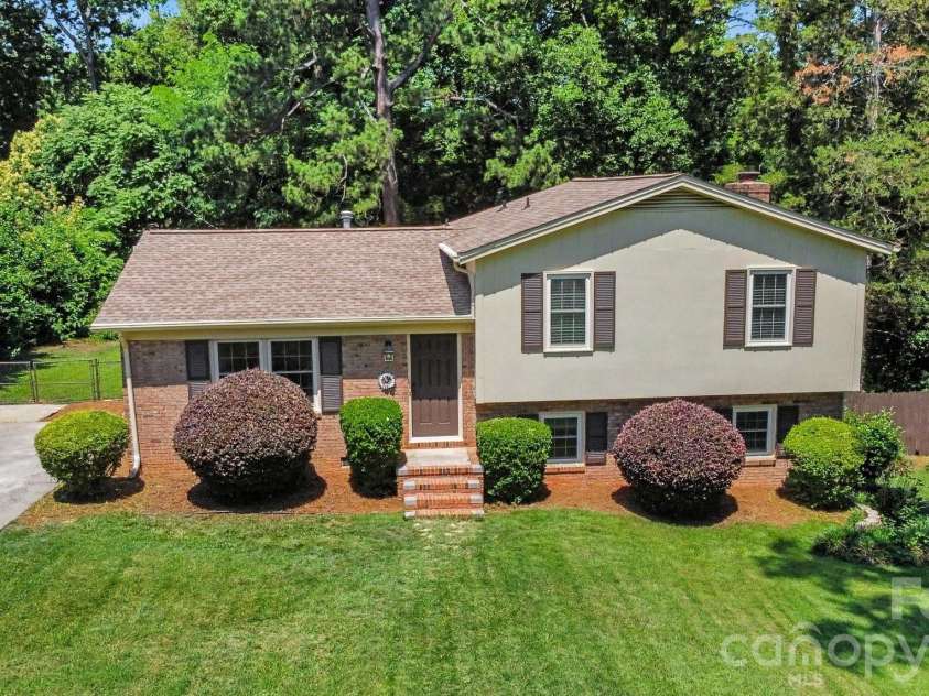 1821 Huntington Place, Rock Hill, SC 29732.  MLS# CAR4369280, YatesRealty ID 32179. 