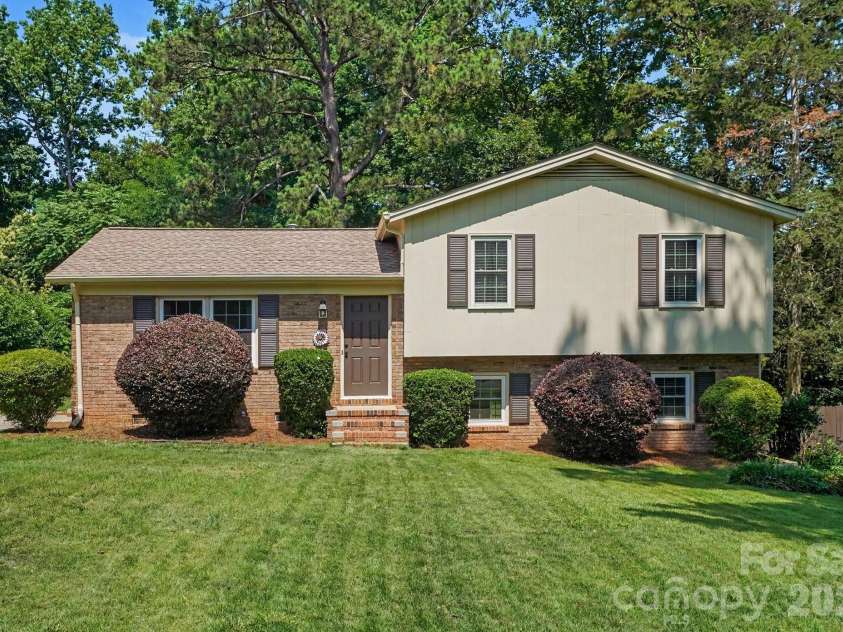 1821 Huntington Place, Rock Hill, SC 29732.  MLS# CAR4369280, YatesRealty ID 32179. 