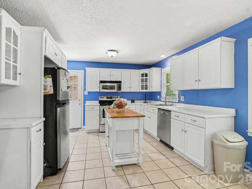 1821 Huntington Place, Rock Hill, SC 29732.  MLS# CAR4369280, YatesRealty ID 32179. 