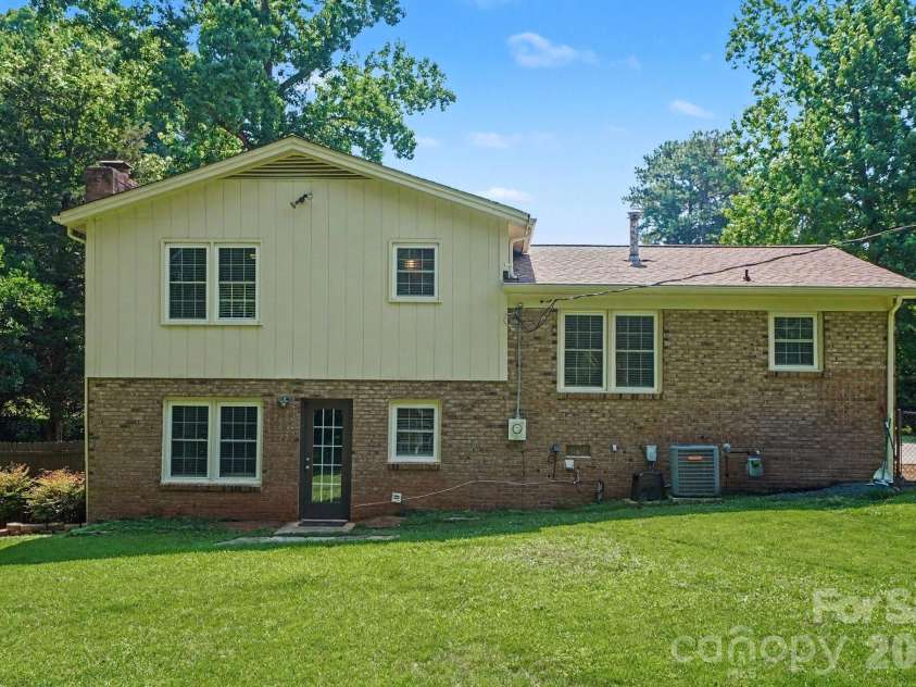 1821 Huntington Place, Rock Hill, SC 29732.  MLS# CAR4369280, YatesRealty ID 32179. 