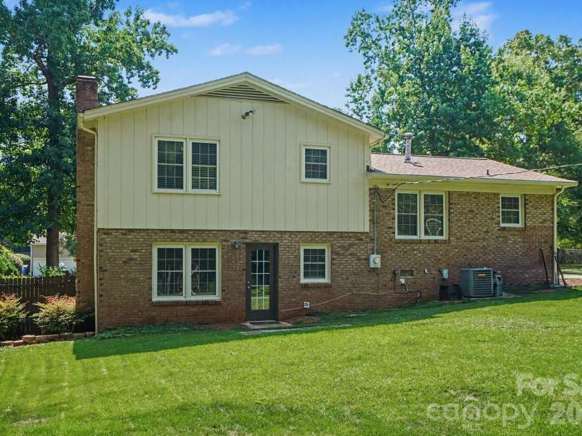 1821 Huntington Place, Rock Hill, SC 29732.  MLS# CAR4369280, YatesRealty ID 32179. 