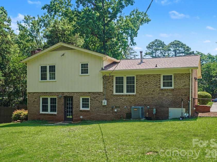 1821 Huntington Place, Rock Hill, SC 29732.  MLS# CAR4369280, YatesRealty ID 32179. 
