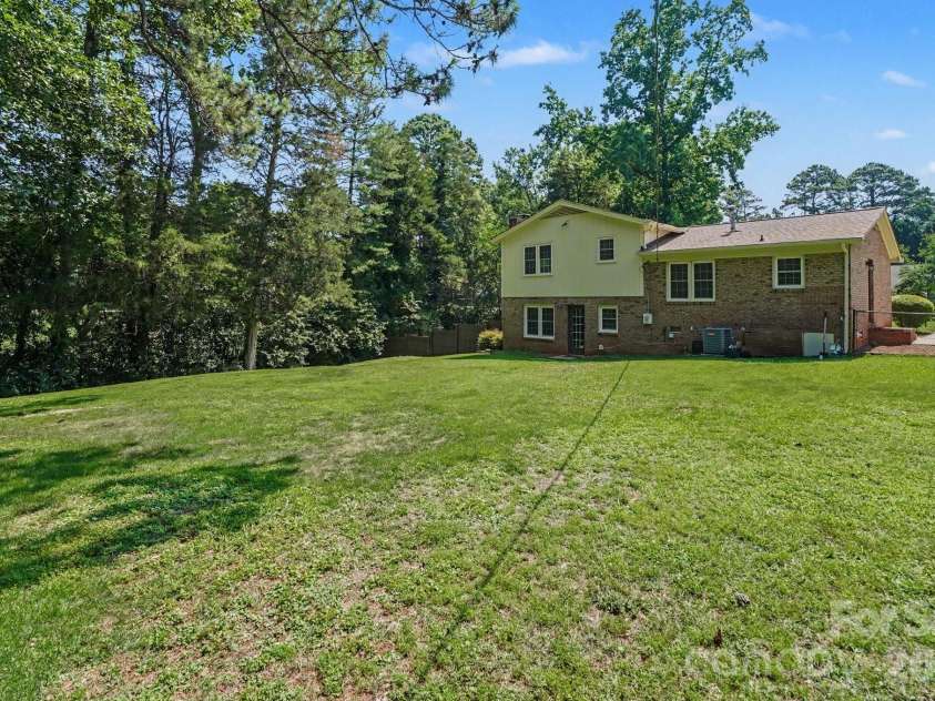 1821 Huntington Place, Rock Hill, SC 29732.  MLS# CAR4369280, YatesRealty ID 32179. 