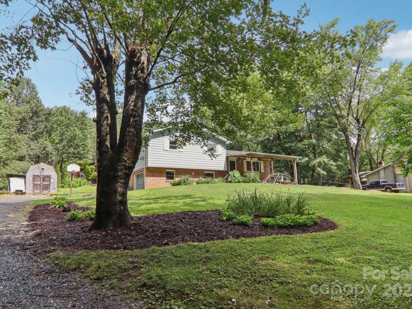 264 Cashdon Drive, Mills River, NC 28759.  MLS# CAR4292467, YatesRealty ID 32179. 