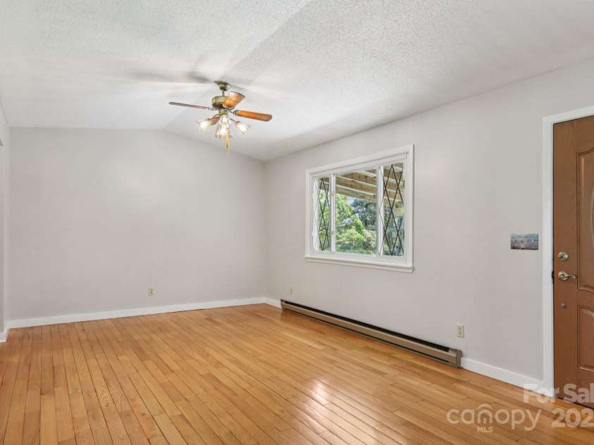 264 Cashdon Drive, Mills River, NC 28759.  MLS# CAR4292467, YatesRealty ID 32179. 