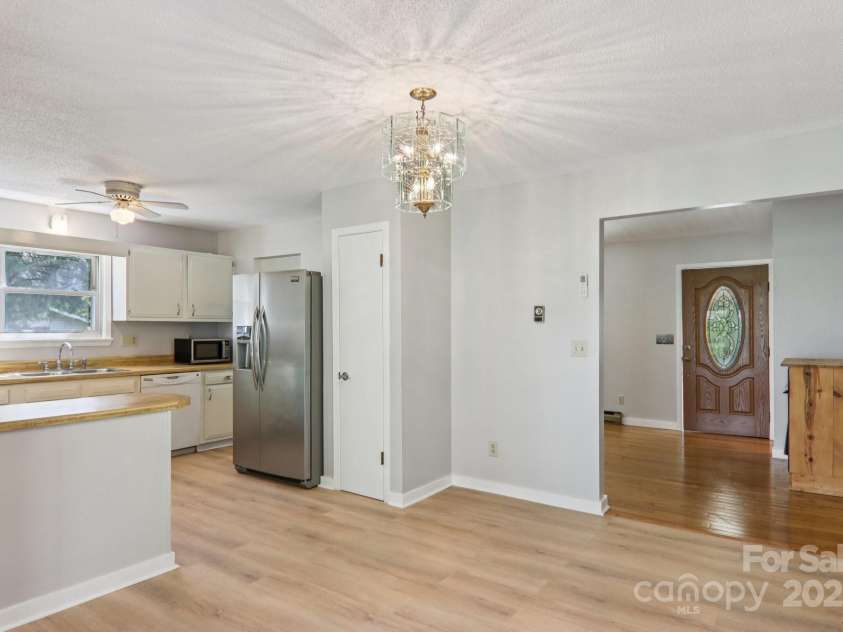 264 Cashdon Drive, Mills River, NC 28759.  MLS# CAR4292467, YatesRealty ID 32179. 