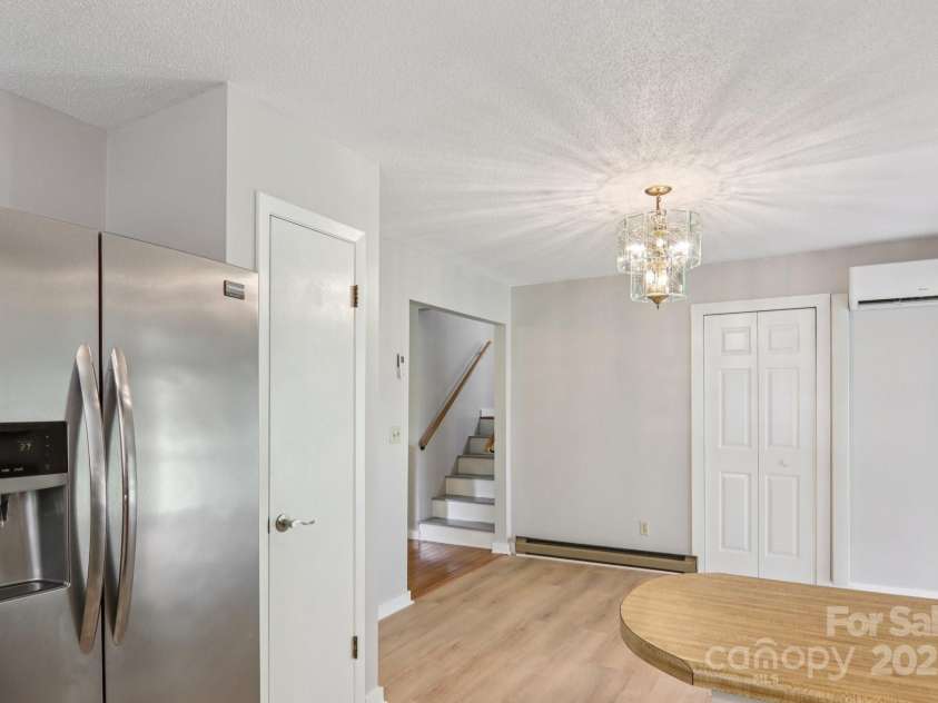 264 Cashdon Drive, Mills River, NC 28759.  MLS# CAR4292467, YatesRealty ID 32179. 