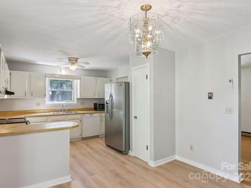 264 Cashdon Drive, Mills River, NC 28759.  MLS# CAR4292467, YatesRealty ID 32179. 