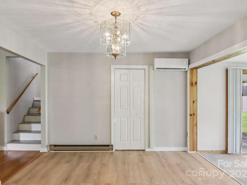 264 Cashdon Drive, Mills River, NC 28759.  MLS# CAR4292467, YatesRealty ID 32179. 