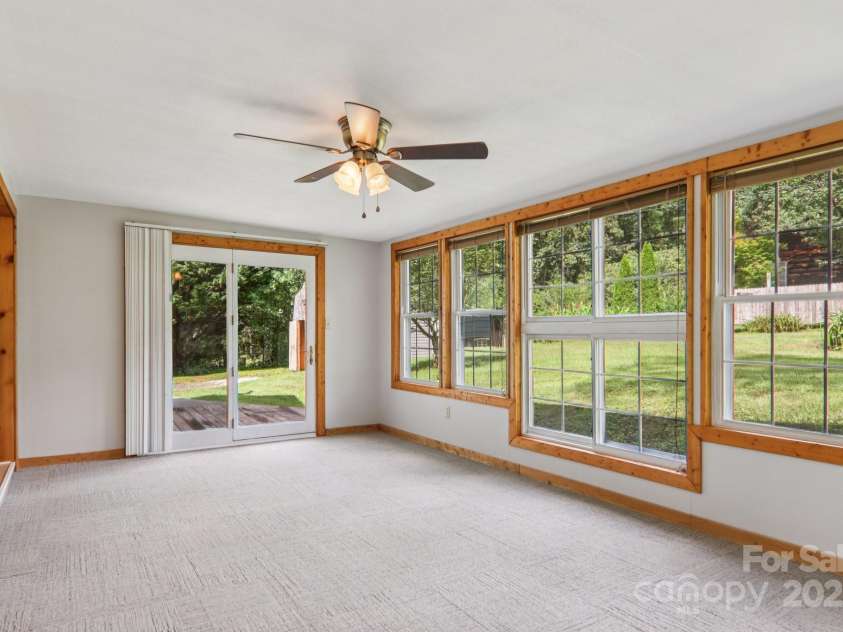 264 Cashdon Drive, Mills River, NC 28759.  MLS# CAR4292467, YatesRealty ID 32179. 