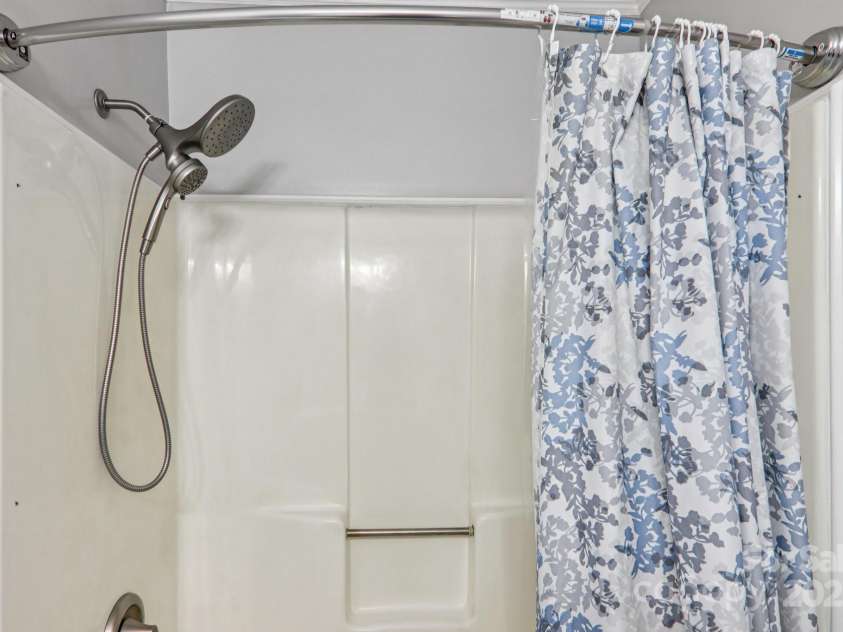 264 Cashdon Drive, Mills River, NC 28759.  MLS# CAR4292467, YatesRealty ID 32179. 