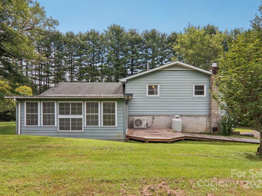 264 Cashdon Drive, Mills River, NC 28759.  MLS# CAR4292467, YatesRealty ID 32179. 