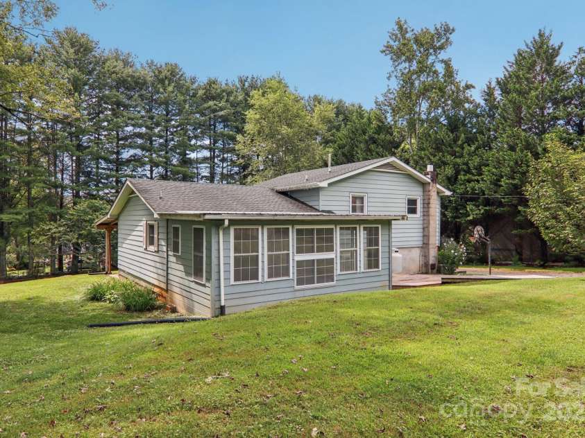 264 Cashdon Drive, Mills River, NC 28759.  MLS# CAR4292467, YatesRealty ID 32179. 