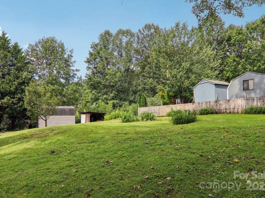 264 Cashdon Drive, Mills River, NC 28759.  MLS# CAR4292467, YatesRealty ID 32179. 