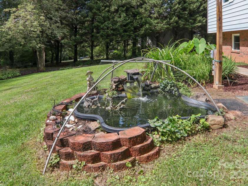 264 Cashdon Drive, Mills River, NC 28759.  MLS# CAR4292467, YatesRealty ID 32179. 