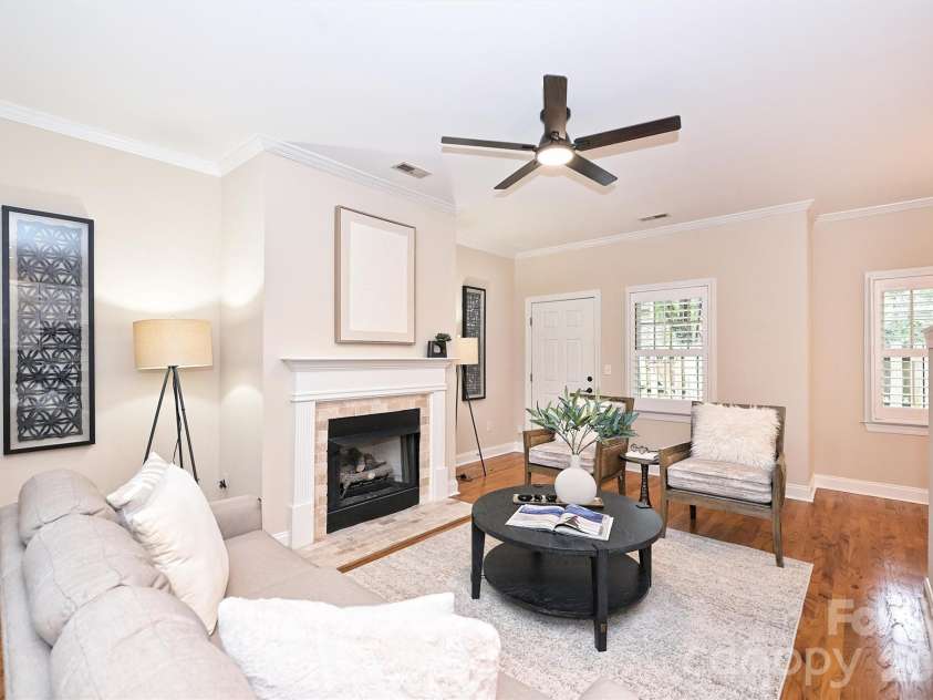 4617 Dabney Vigor Drive, Charlotte, NC 28209.  MLS# CAR4353975, YatesRealty ID 3218. 