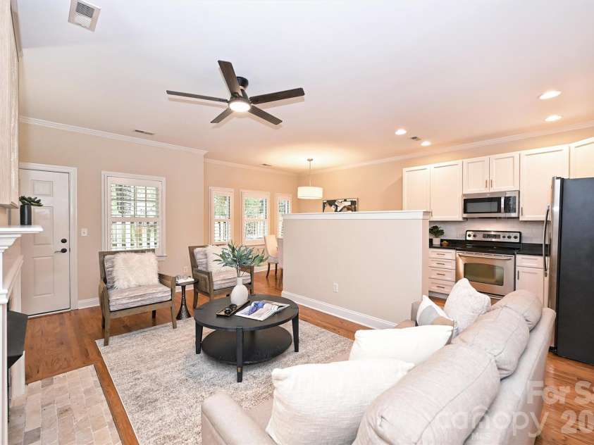 4617 Dabney Vigor Drive, Charlotte, NC 28209.  MLS# CAR4353975, YatesRealty ID 3218. 