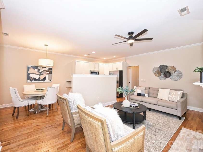 4617 Dabney Vigor Drive, Charlotte, NC 28209.  MLS# CAR4353975, YatesRealty ID 3218. 