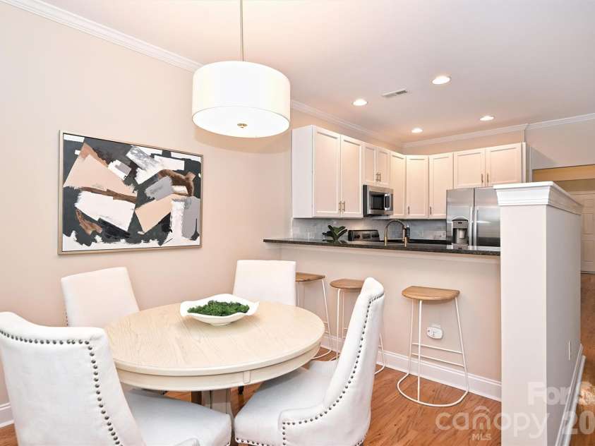 4617 Dabney Vigor Drive, Charlotte, NC 28209.  MLS# CAR4353975, YatesRealty ID 3218. 