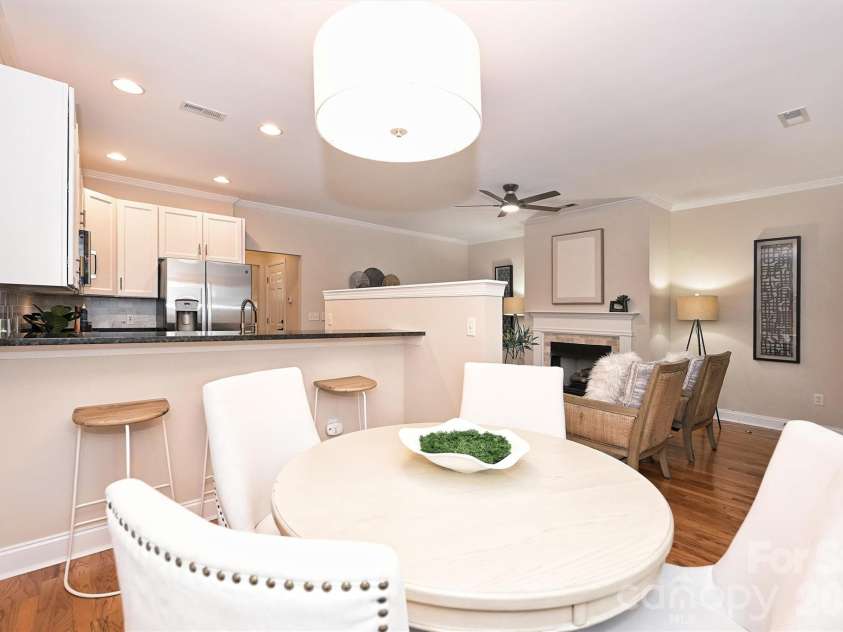 4617 Dabney Vigor Drive, Charlotte, NC 28209.  MLS# CAR4353975, YatesRealty ID 3218. 