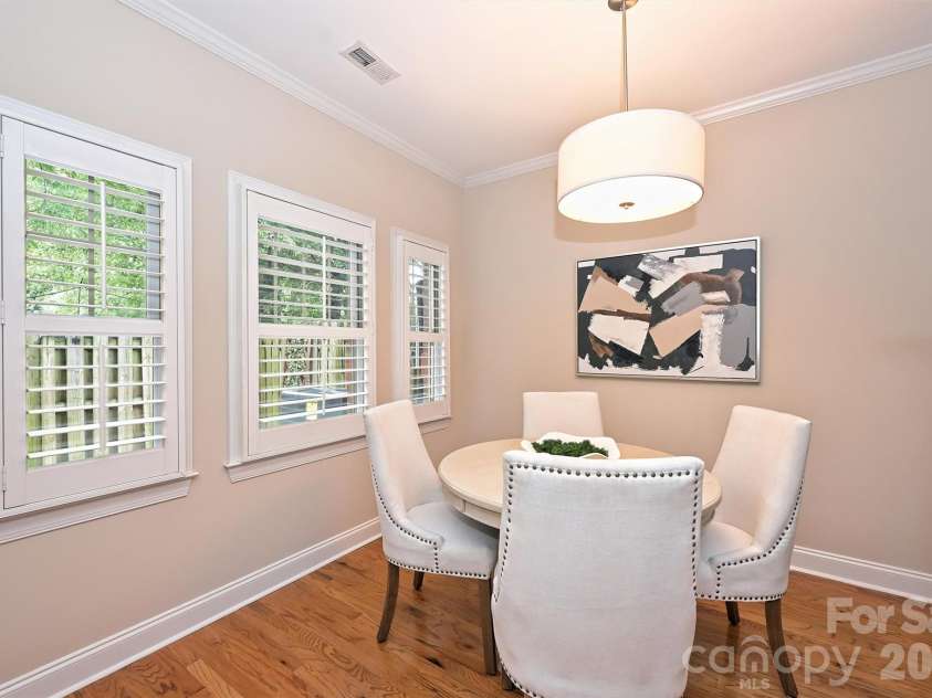 4617 Dabney Vigor Drive, Charlotte, NC 28209.  MLS# CAR4353975, YatesRealty ID 3218. 