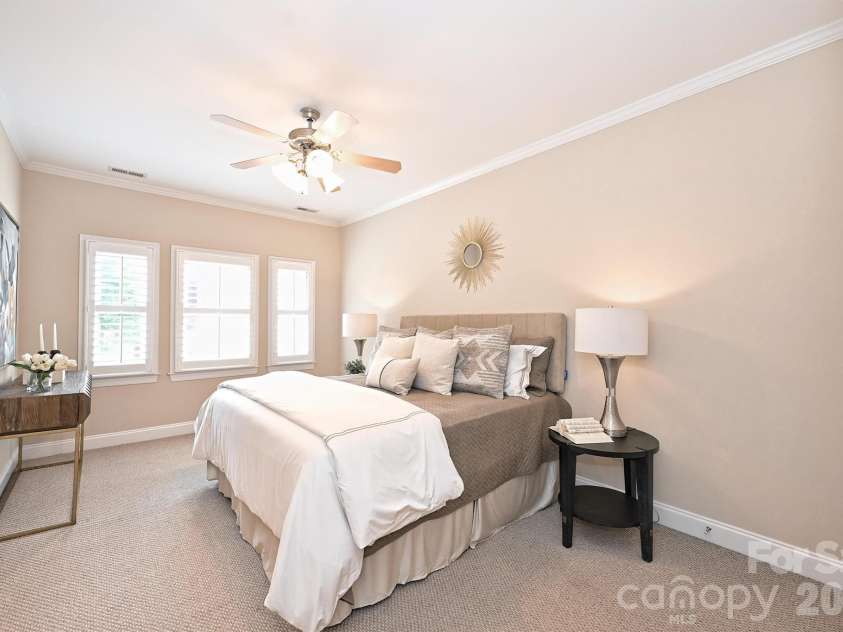 4617 Dabney Vigor Drive, Charlotte, NC 28209.  MLS# CAR4353975, YatesRealty ID 3218. 