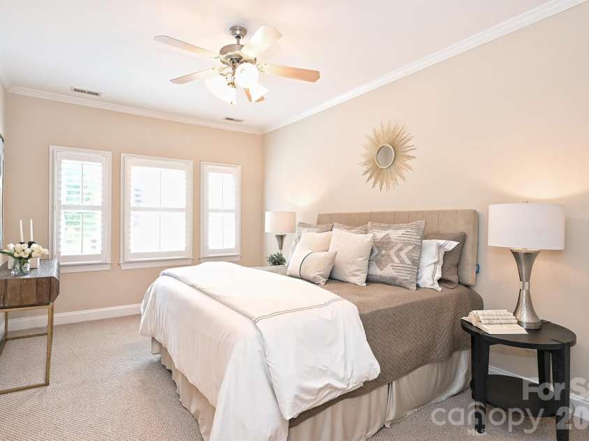 4617 Dabney Vigor Drive, Charlotte, NC 28209.  MLS# CAR4353975, YatesRealty ID 3218. 