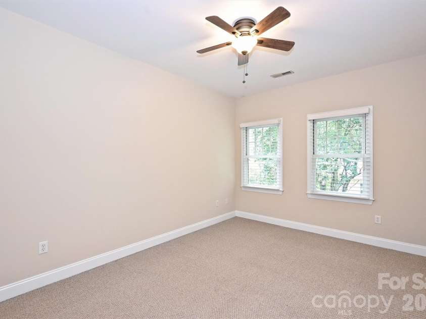 4617 Dabney Vigor Drive, Charlotte, NC 28209.  MLS# CAR4353975, YatesRealty ID 3218. 
