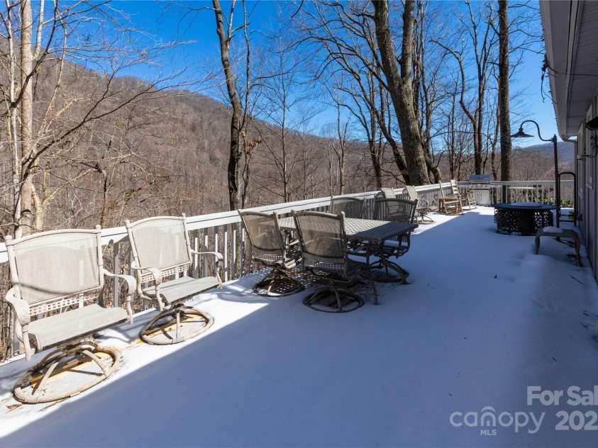 88 Siler Lane, Mars Hill, NC 28754.  MLS# CAR4186167, YatesRealty ID 3218. Main deck.
