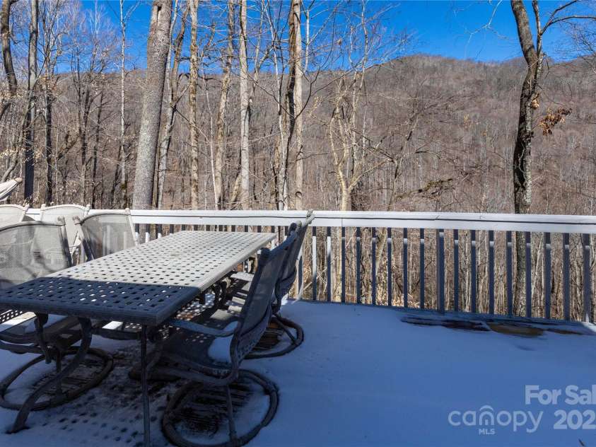 88 Siler Lane, Mars Hill, NC 28754.  MLS# CAR4186167, YatesRealty ID 3218. Main deck.
