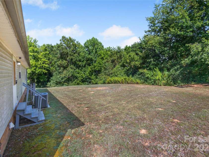 953 Bollinger Pond Drive, Clover, SC 29710.  MLS# CAR4285498, YatesRealty ID 3218. 