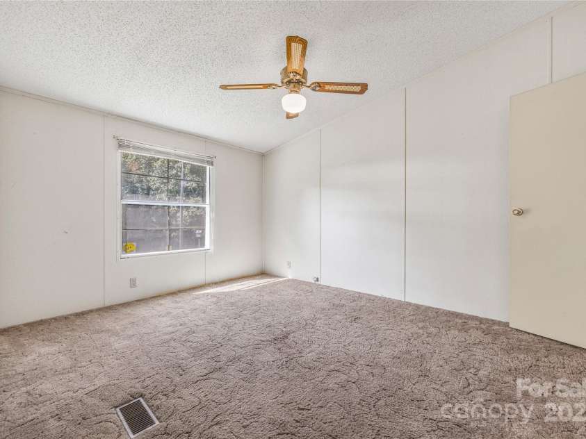 953 Bollinger Pond Drive, Clover, SC 29710.  MLS# CAR4285498, YatesRealty ID 3218. Secondary bedroom 