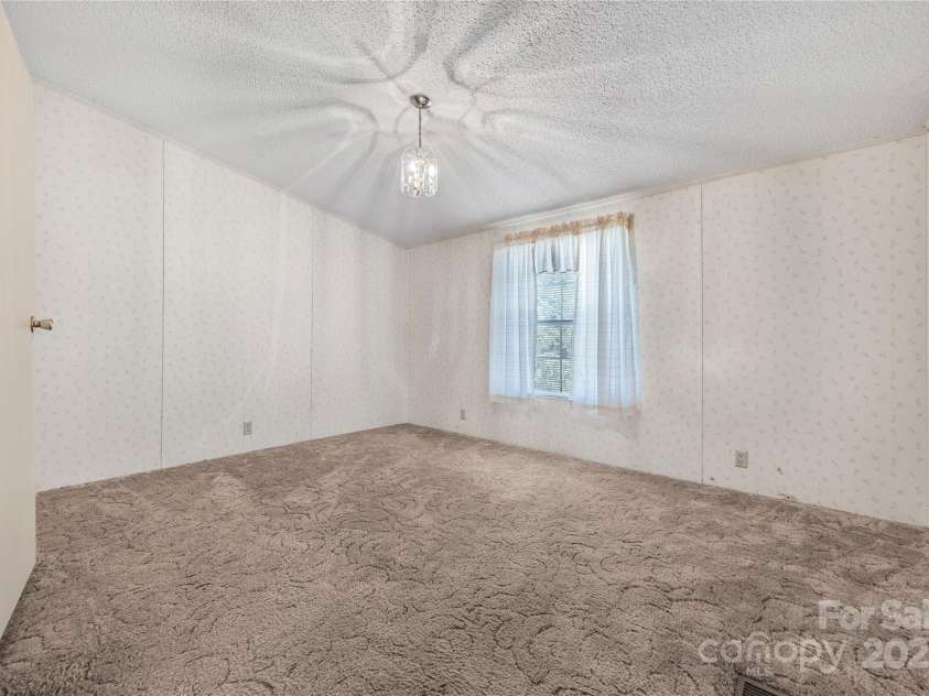 953 Bollinger Pond Drive, Clover, SC 29710.  MLS# CAR4285498, YatesRealty ID 3218. Secondary bedroom 