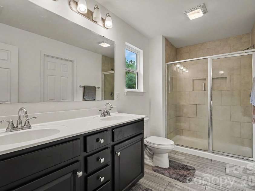 427 Amberly Circle, Pageland, SC 29728.  MLS# CAR4393996, YatesRealty ID 32180. 