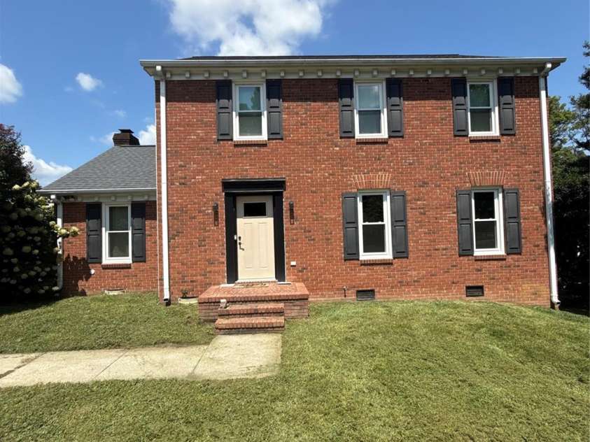 5304 King George Court, Greensboro, NC 27410.  MLS# CAR4292778, YatesRealty ID 32180. 