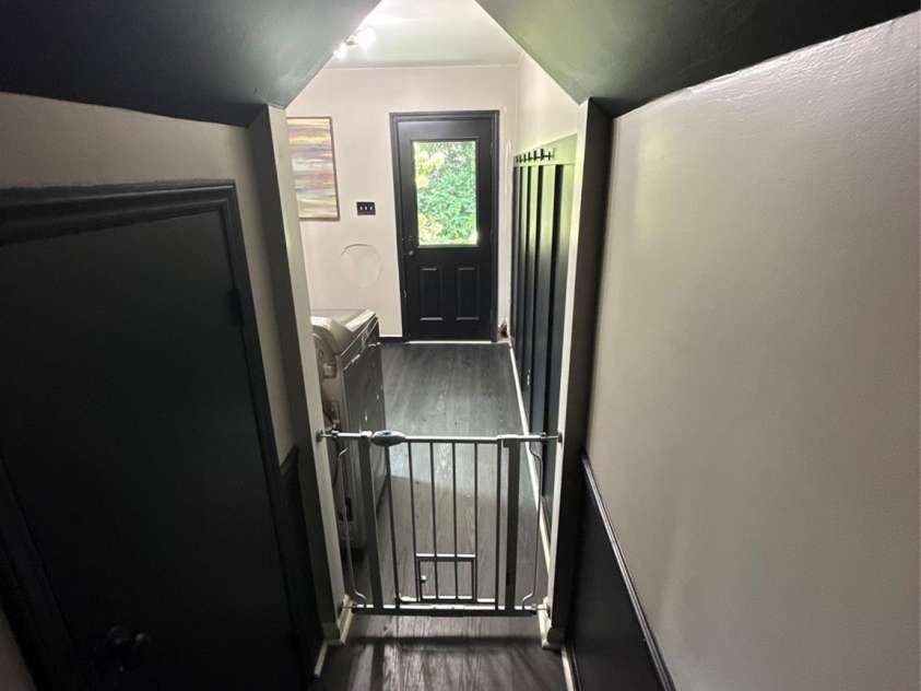 5304 King George Court, Greensboro, NC 27410.  MLS# CAR4292778, YatesRealty ID 32180. Hallway