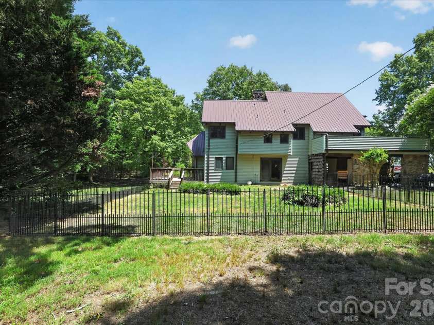 25105 Frick Road, Richfield, NC 28137.  MLS# CAR4395526, YatesRealty ID 32181. Fenced Backyard
