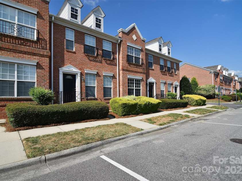 7002 Creft Circle, Indian Trail, NC 28079.  MLS# CAR4287206, YatesRealty ID 32181. 