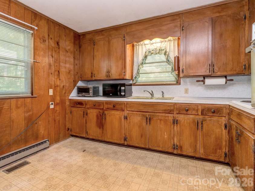 106 Mimosa Lane, Fort Mill, SC 29715.  MLS# CAR4372661, YatesRealty ID 32182. Kitchen