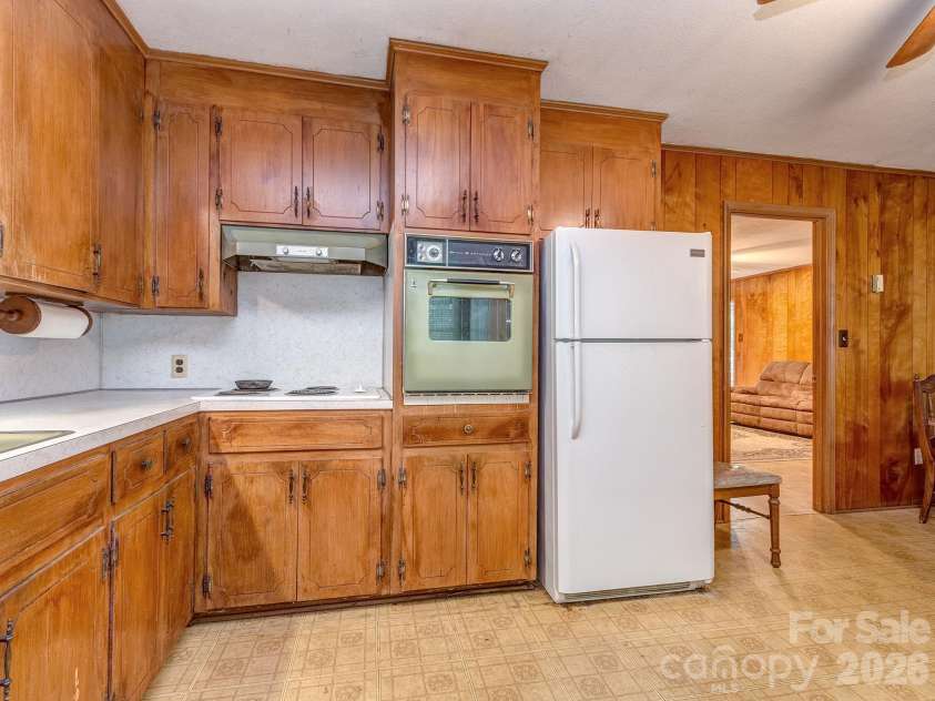 106 Mimosa Lane, Fort Mill, SC 29715.  MLS# CAR4372661, YatesRealty ID 32182. Kitchen
