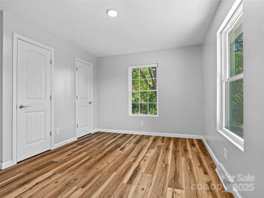 124 Palmer Ford Road, Weaverville, NC 28787.  MLS# CAR4283637, YatesRealty ID 32182. 