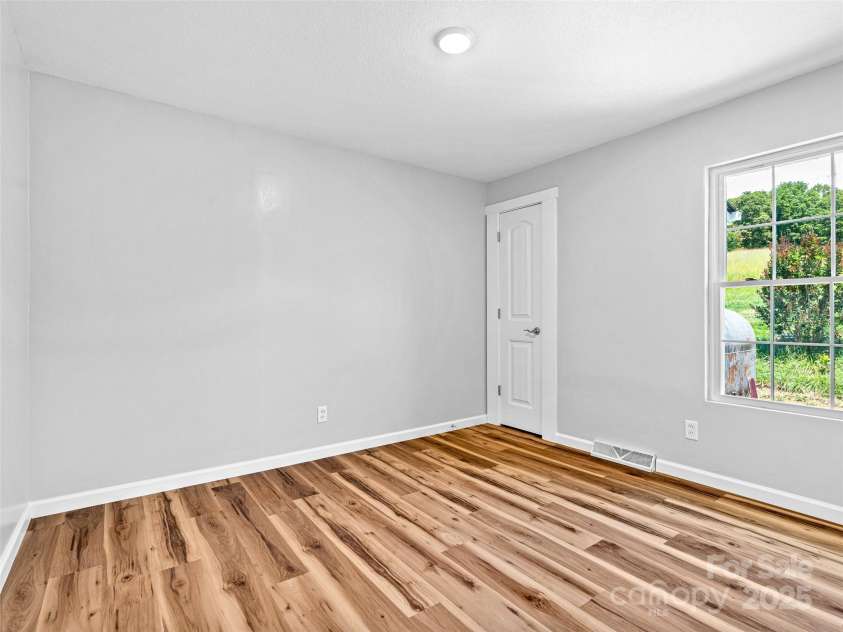 124 Palmer Ford Road, Weaverville, NC 28787.  MLS# CAR4283637, YatesRealty ID 32182. 