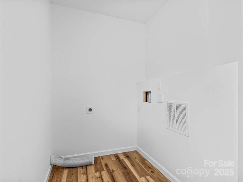 124 Palmer Ford Road, Weaverville, NC 28787.  MLS# CAR4283637, YatesRealty ID 32182. 