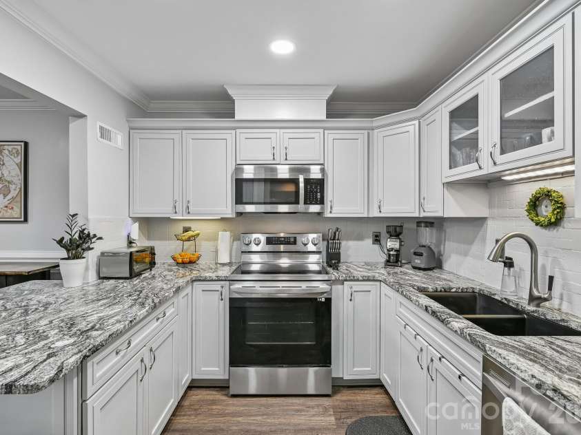 125 Pine Grove Circle, Clover, SC 29710.  MLS# CAR4393950, YatesRealty ID 32183. 