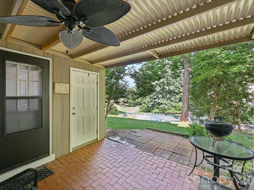 125 Pine Grove Circle, Clover, SC 29710.  MLS# CAR4393950, YatesRealty ID 32183. 