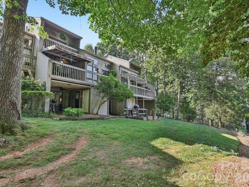 125 Pine Grove Circle, Clover, SC 29710.  MLS# CAR4393950, YatesRealty ID 32183. 