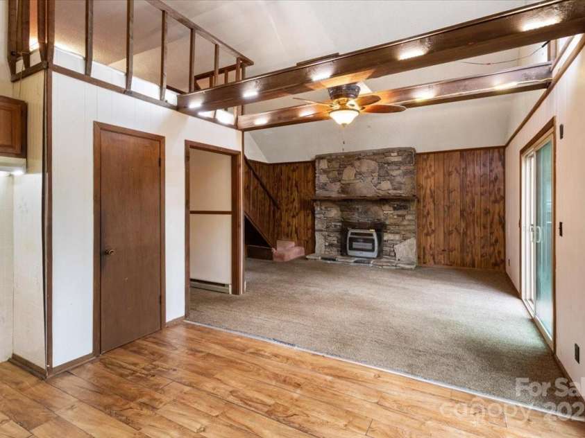 215 Byrd Mountain Estates Road, Burnsville, NC 28714.  MLS# CAR4288272, YatesRealty ID 32183. 